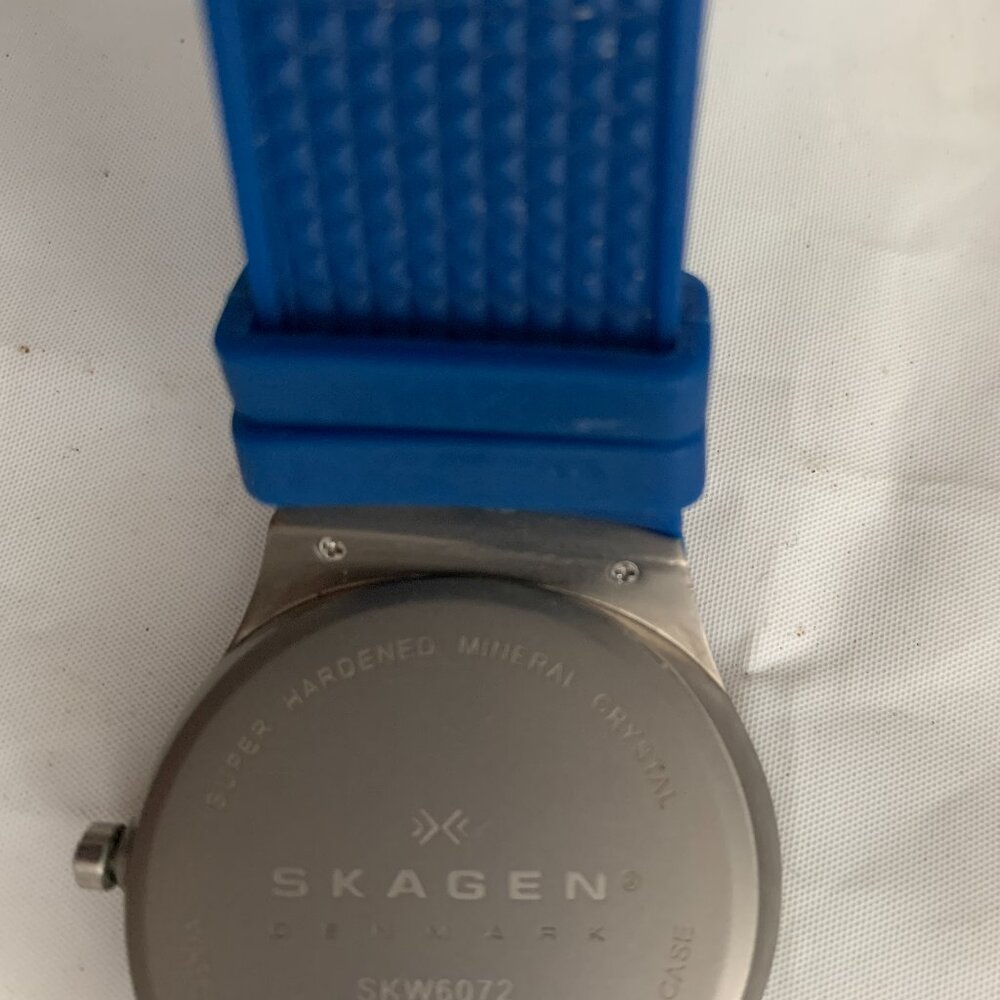 Skagen Men's SKW6072 Balder Titanium Watch with Blue Silicone Band - Picture 7 of 7